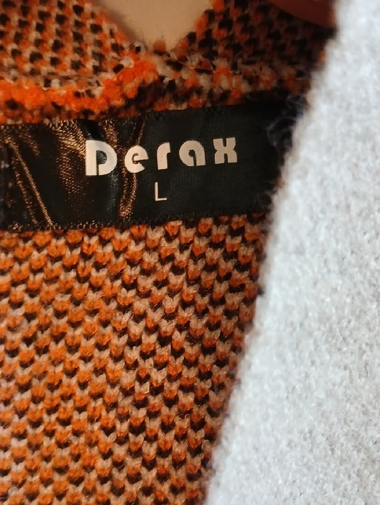 Two-Tone Orange & Cream Women's Knit Cardigan with Tiger Motifs - Picture 2 of 4